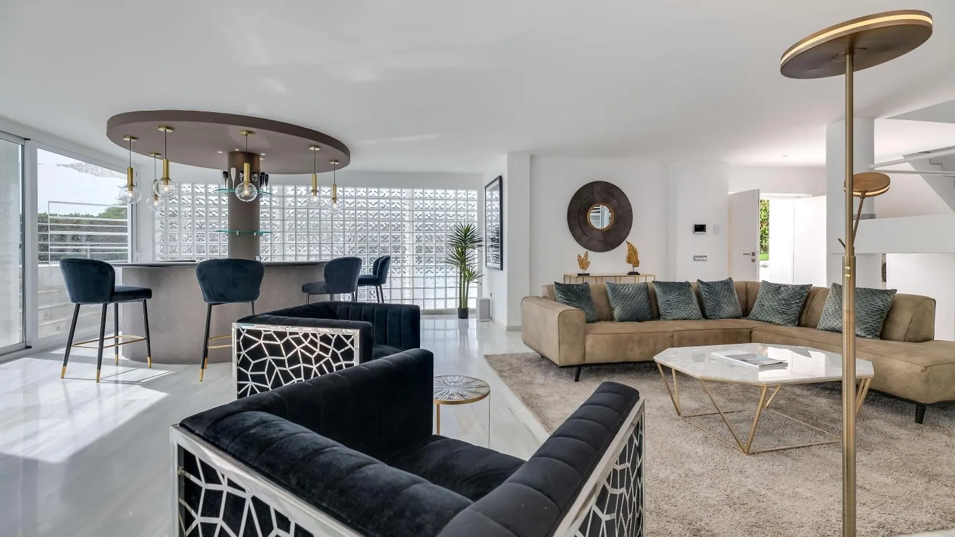 Apartment Tropical 4 Bdrm Villa In Prime Location W Jacuzzi Marbella