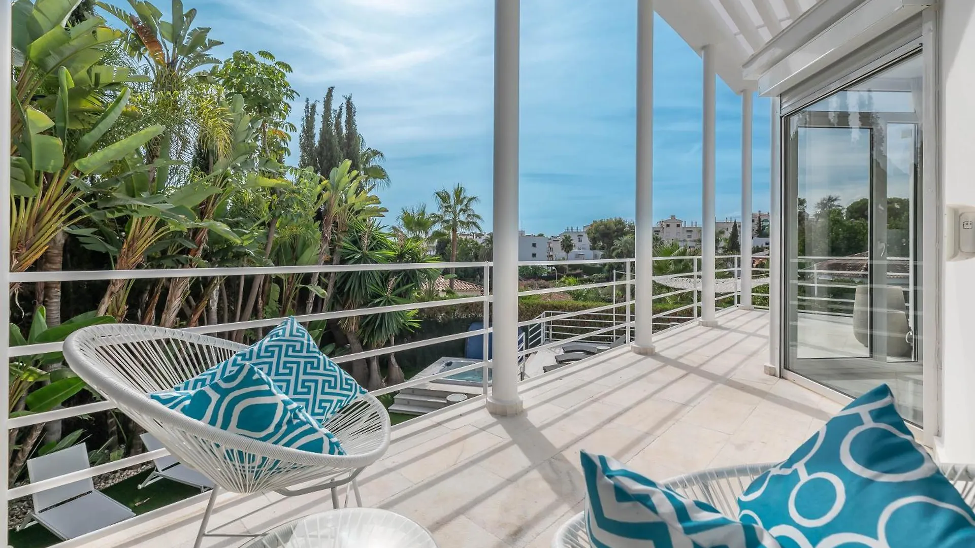 Tropical 4 Bdrm Villa In Prime Location W Jacuzzi Marbella Spain