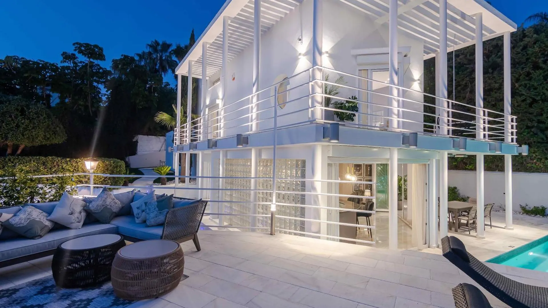 Tropical 4 Bdrm Villa In Prime Location W Jacuzzi Marbella 0*,  Spain
